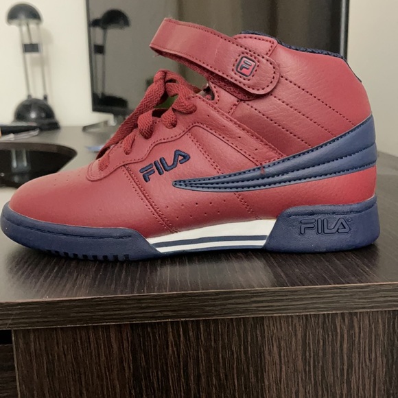 Sneakers - Picture 3 of 6